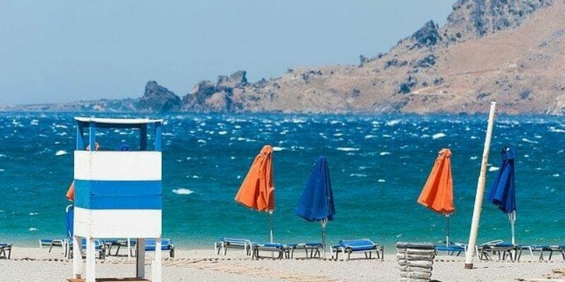 Was bietet der Plakias Beach in der Umgebung?