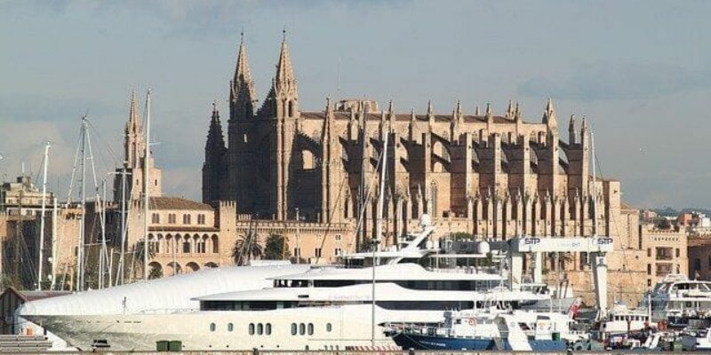 Wie kommt man vom Flughafen zum Hafen Palma de Mallorca hin?