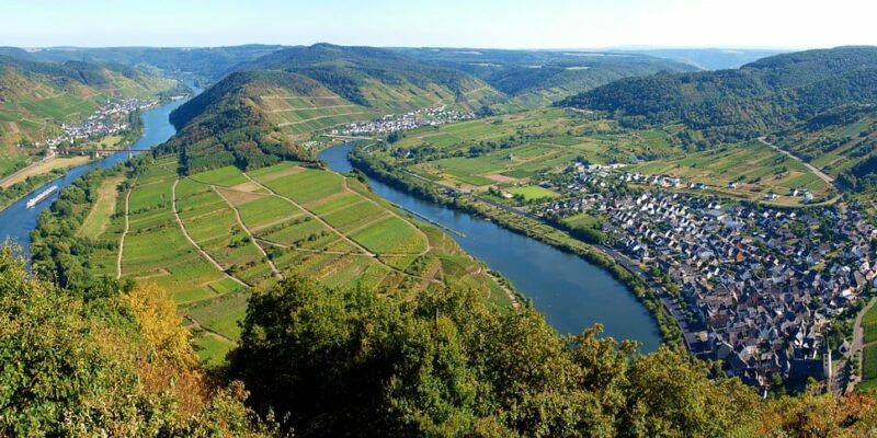 Aussichtspunkt am Moselschleife Bremm