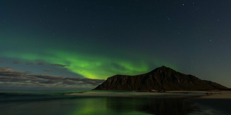 Ideale Uhrzeit um die Polarlichter in Norwegen zusehen