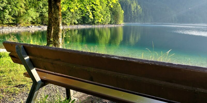 Wanderstrecken gibt es unzählige, rund um den Eibsee