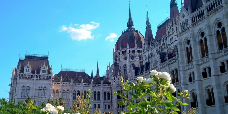 Parlamentsgebäude an der Donau